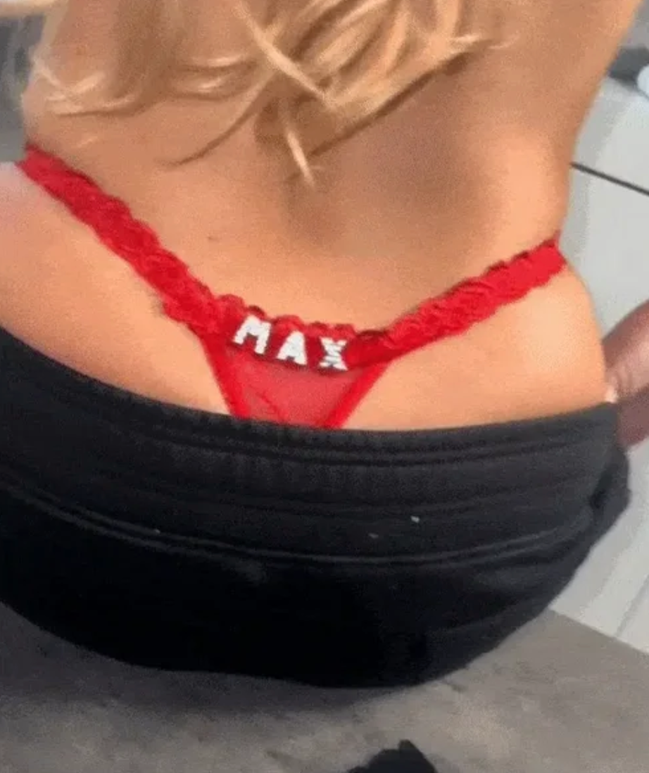 Lencería Seductora: Tanga Personalizada