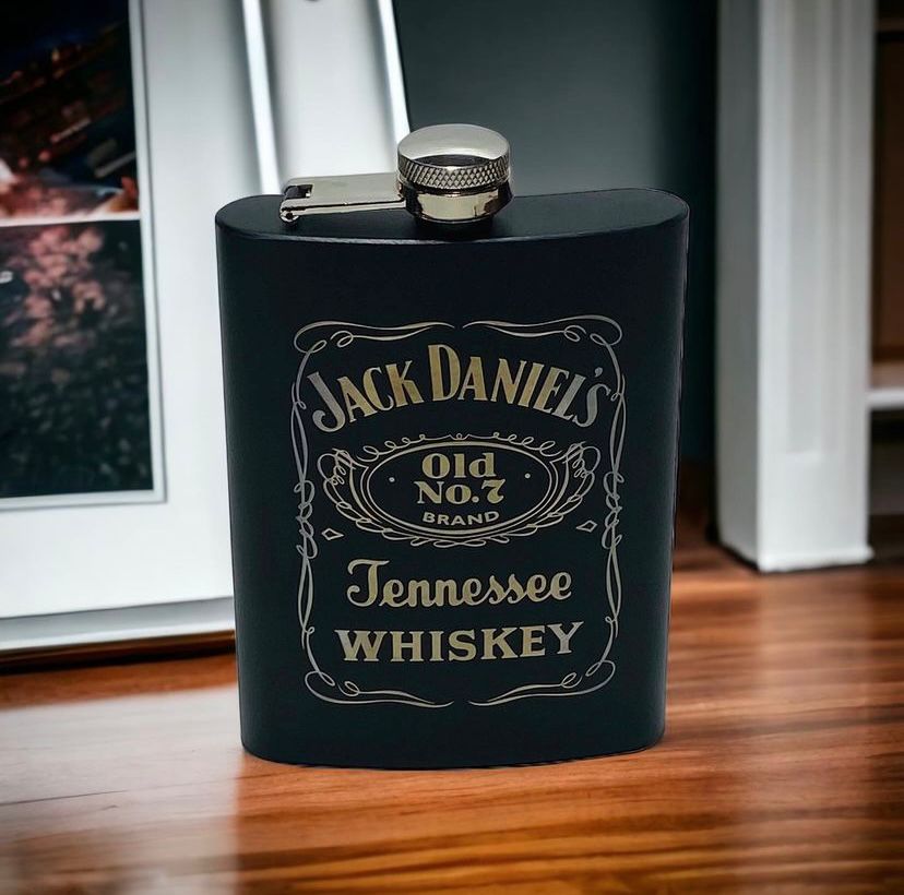 Licorera Jack Daniels + 4 Copas + Embudo OBSEQUIO: Caja de regalo